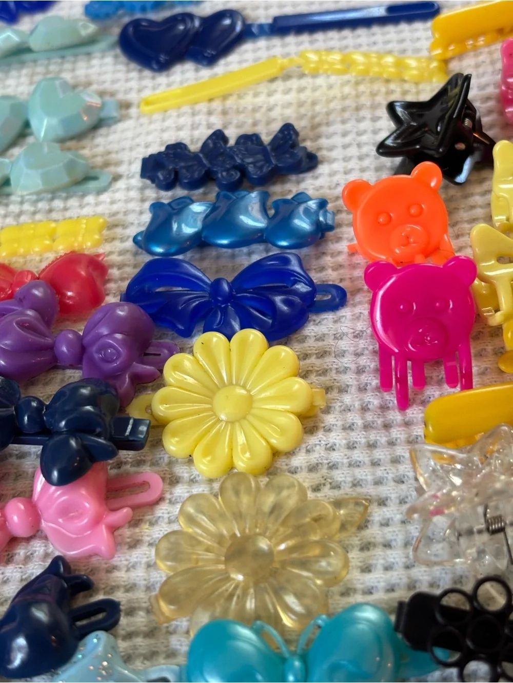 Vintage 1990’s Barrettes Claw Clips Bows  Butterfly Hearts Flowers Animals 106